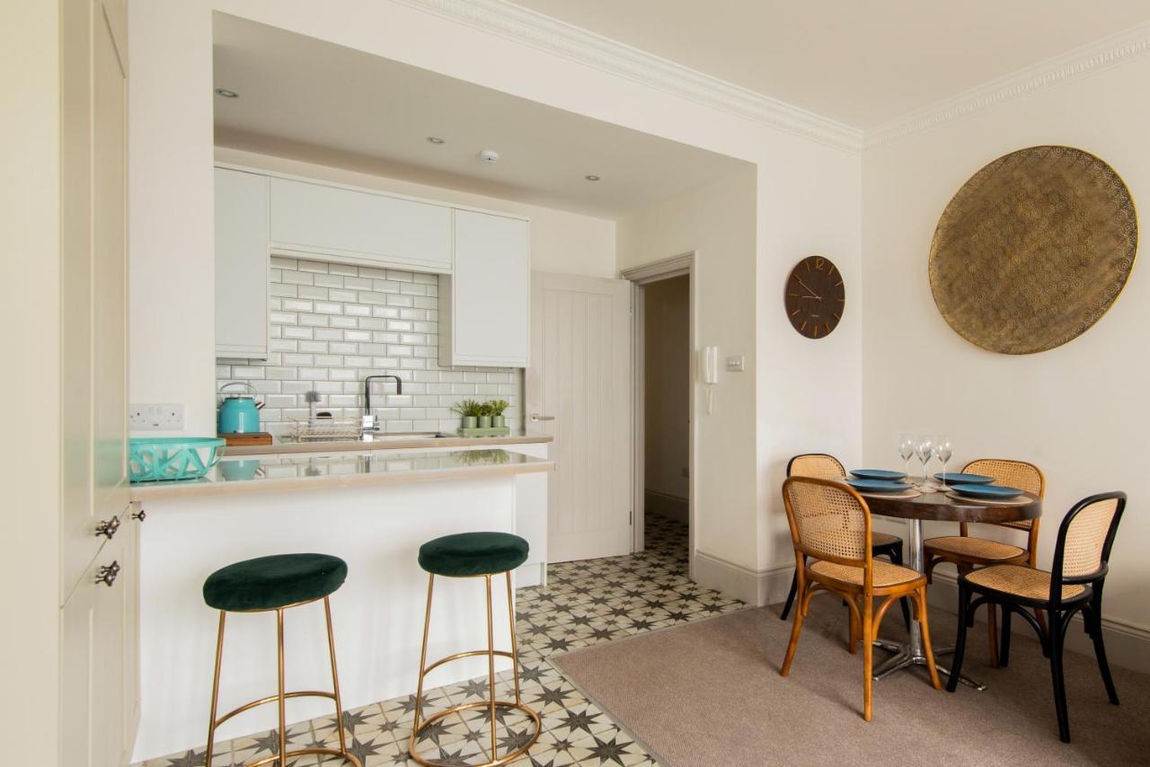 Beautiful, Central, 3 Min Walk From Beach, 2 King Doubles Brighton ภายนอก รูปภาพ