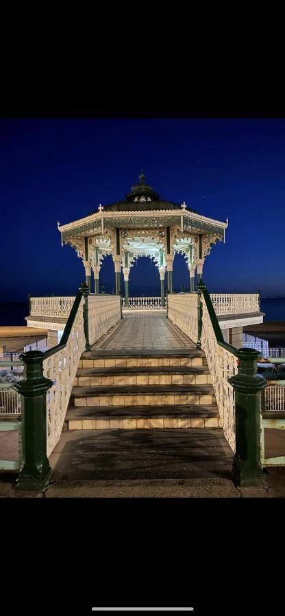 Beautiful, Central, 3 Min Walk From Beach, 2 King Doubles Brighton ภายนอก รูปภาพ