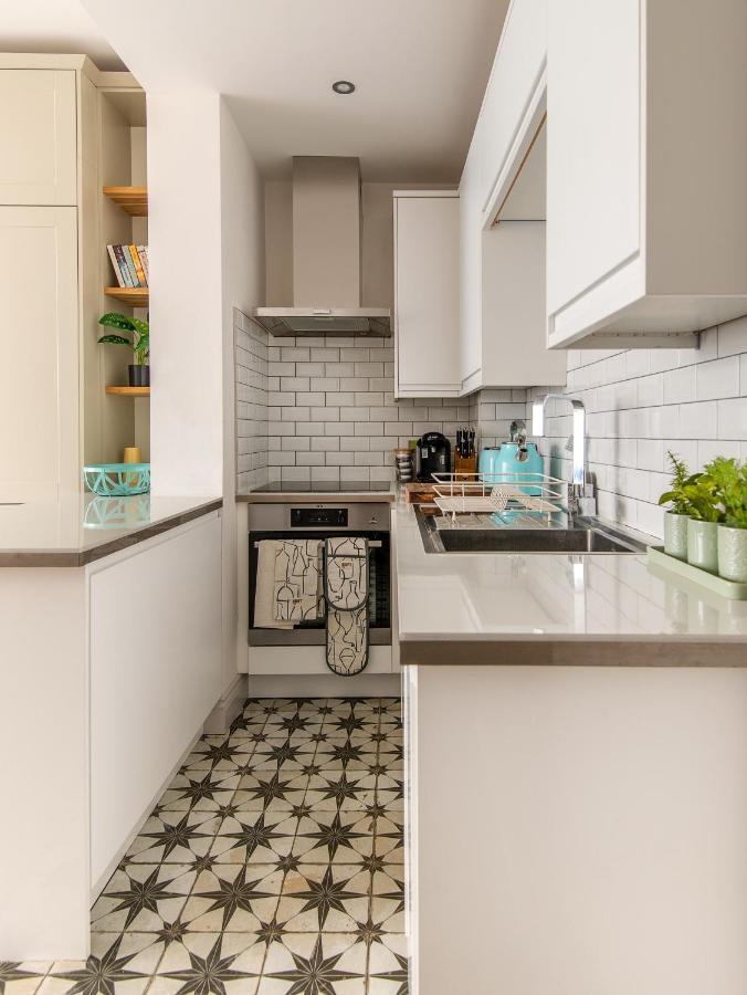 Beautiful, Central, 3 Min Walk From Beach, 2 King Doubles Brighton ภายนอก รูปภาพ